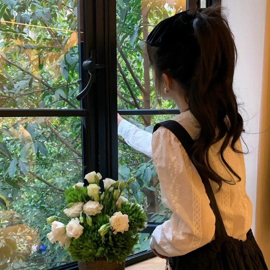 八个拔河女
